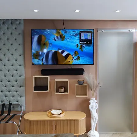 Apartament Luxury Seaview With Private Jacuzzi & Sauna Saranda