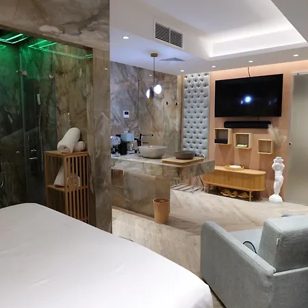 Luxury Seaview With Private Jacuzzi & Sauna Apartman *