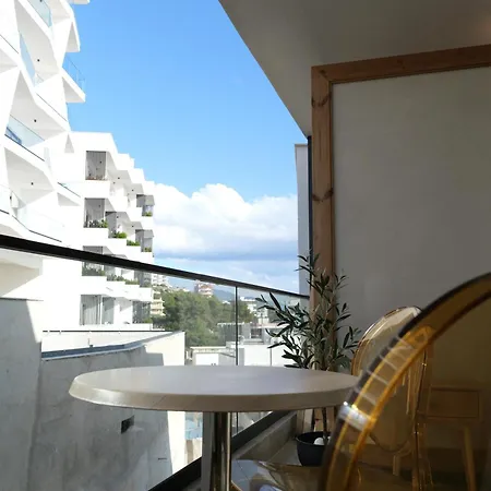 Luxury Seaview With Private Jacuzzi & Sauna Apartman
