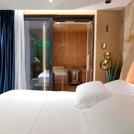 Luxury Seaview With Private Jacuzzi & Sauna Apartman