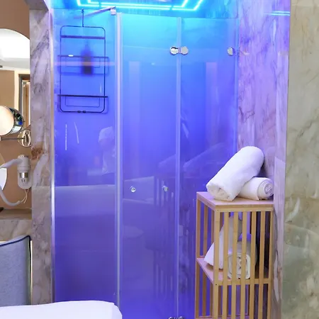 Apartman Luxury Seaview With Private Jacuzzi & Sauna Saranda