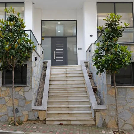 Luxury Seaview With Private Jacuzzi & Sauna Apartament